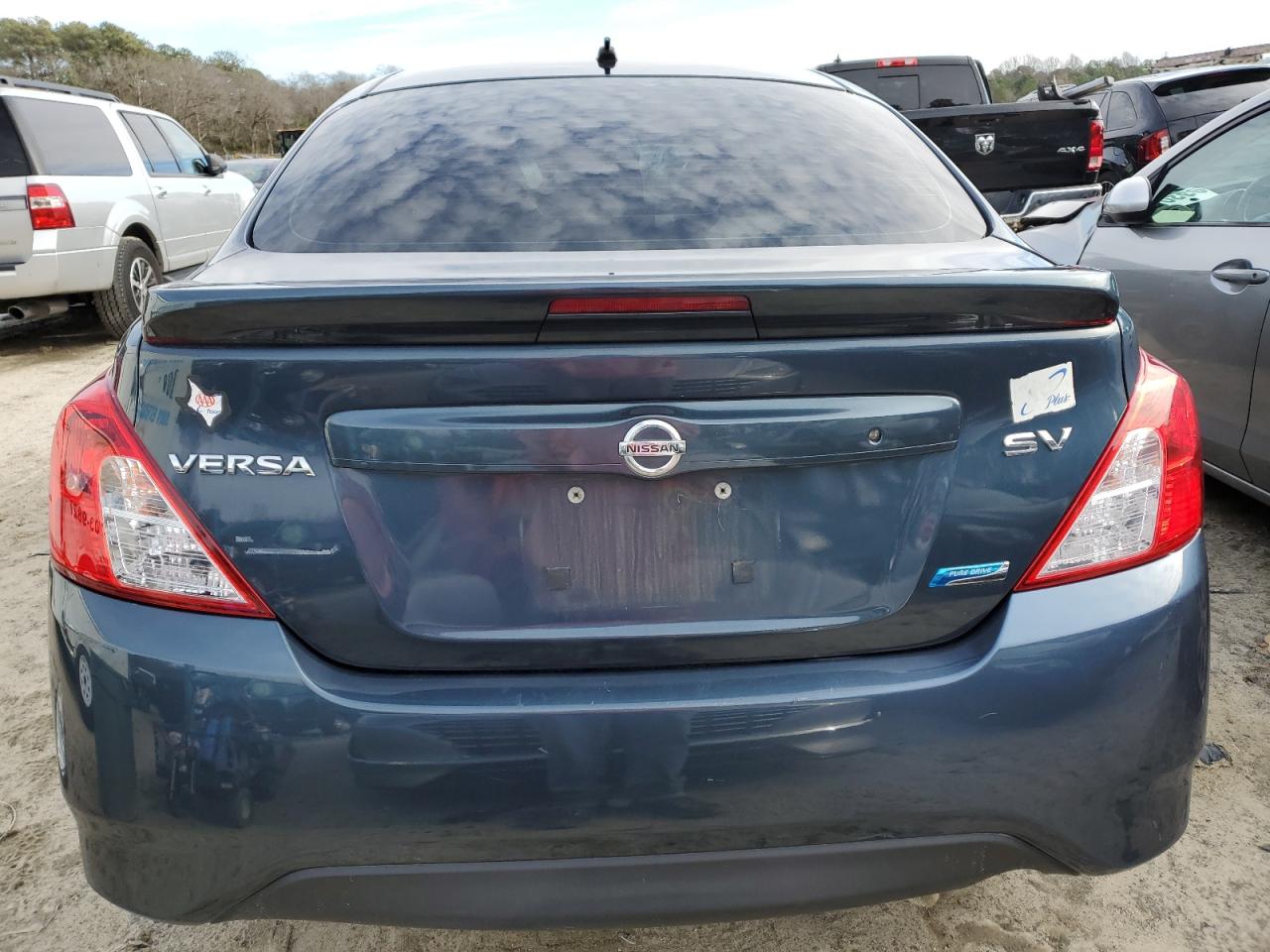 Lot #3044476738 2016 NISSAN VERSA S