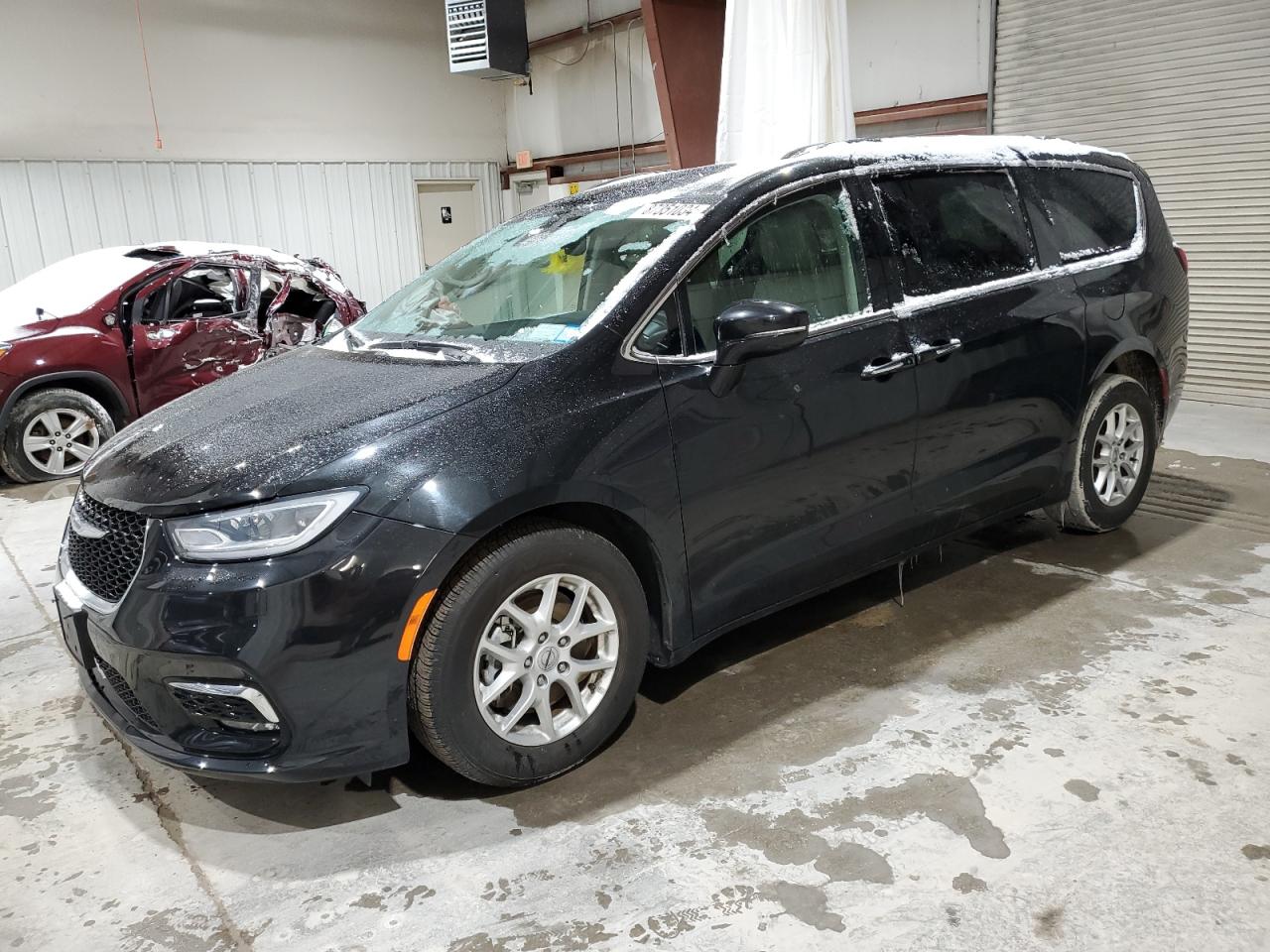  Salvage Chrysler Pacifica