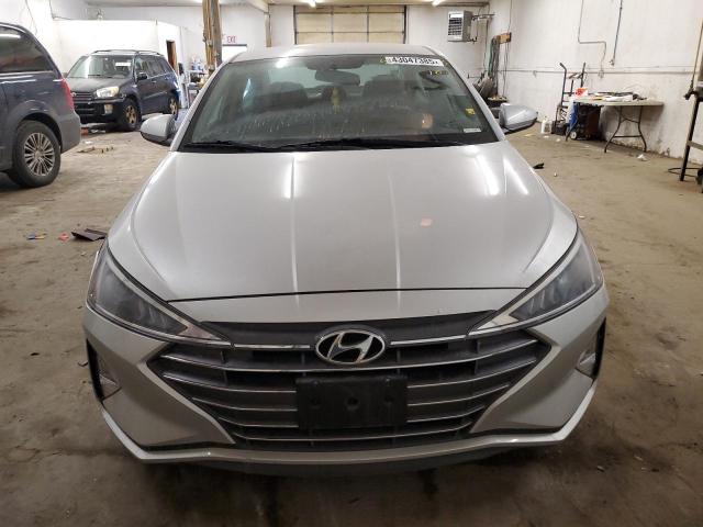 2019 HYUNDAI ELANTRA SE 5NPD74LF0KH447499