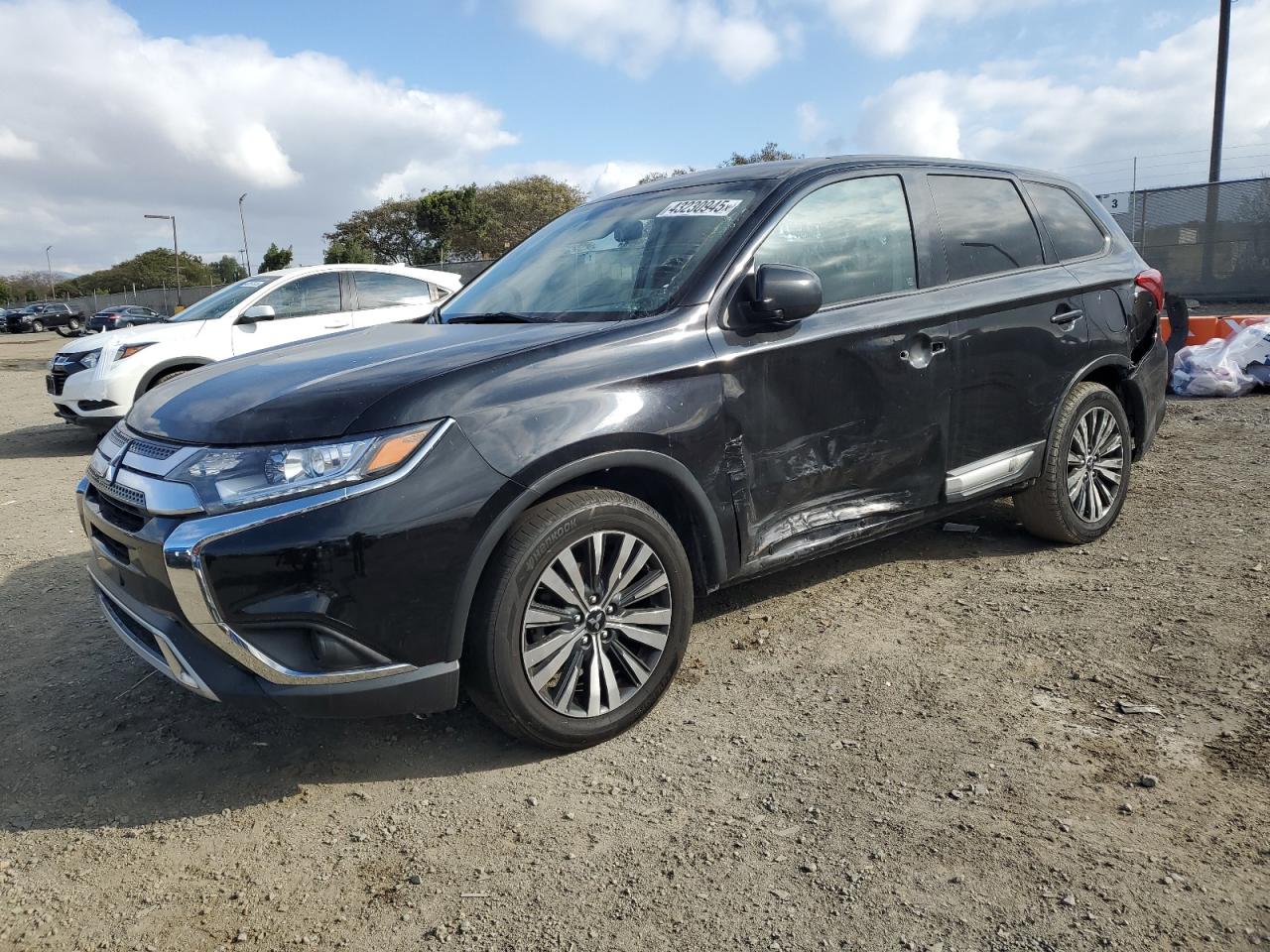  Salvage Mitsubishi Outlander