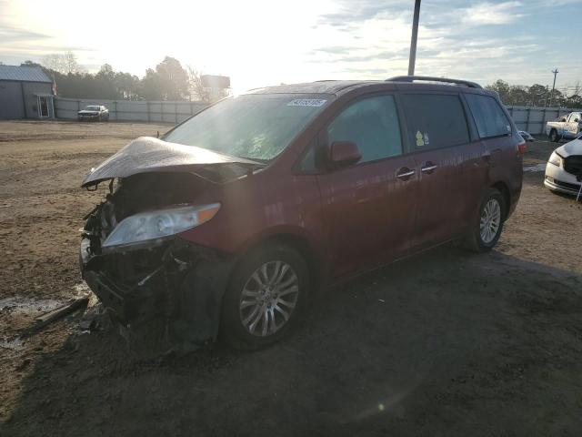TOYOTA SIENNA XLE