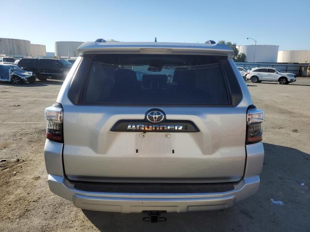 2024 TOYOTA 4RUNNER SR JTEPU5JR4R6264079
