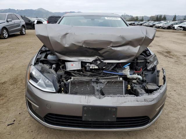 2016 VOLKSWAGEN E-GOLF SE - WVWKP7AU2GW912859