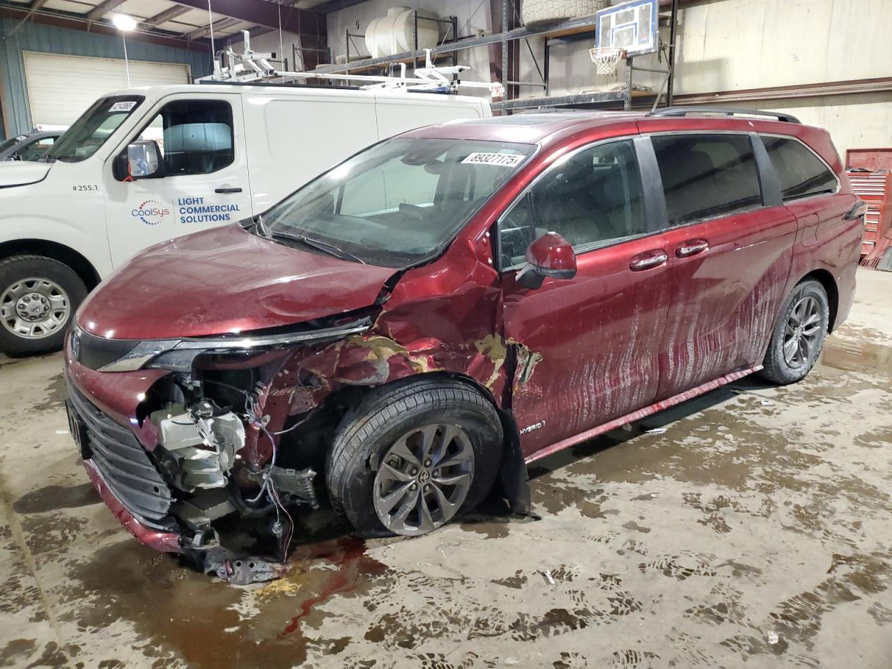  Salvage Toyota Sienna