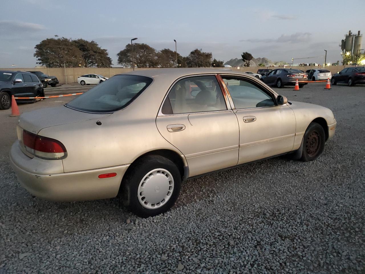 Lot #3051732115 1994 MAZDA 626 DX/LX