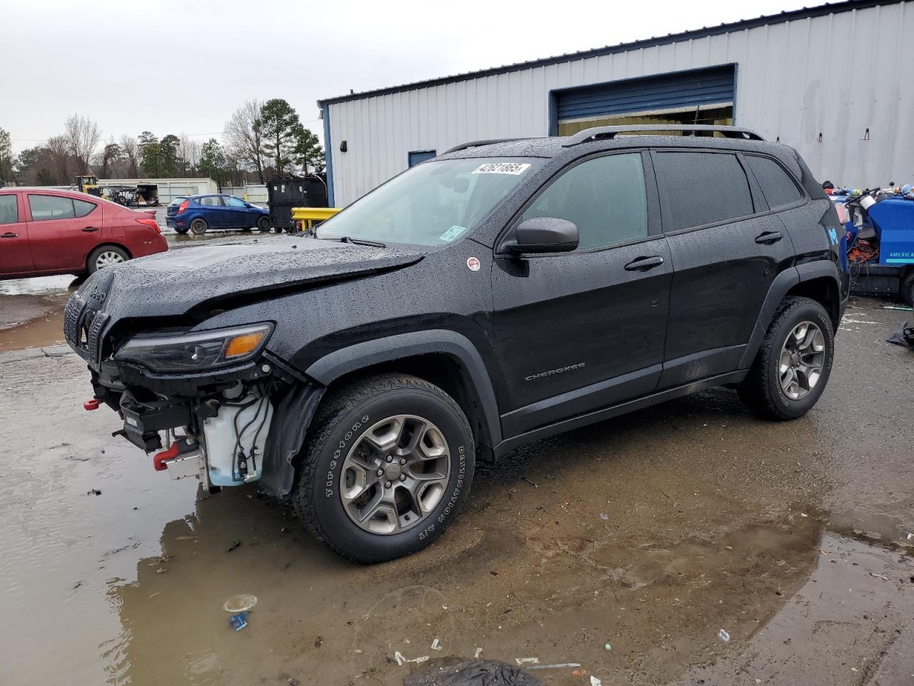  Salvage Jeep Cherokee