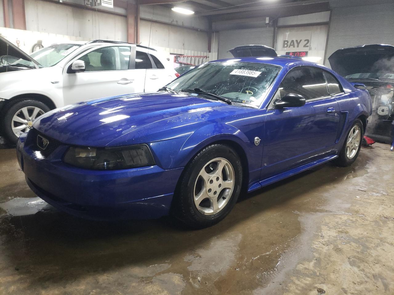  Salvage Ford Mustang