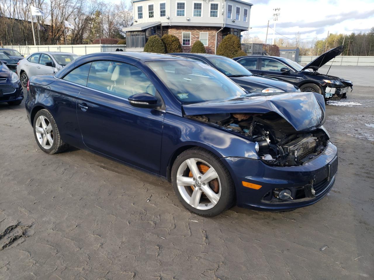 Lot #3048293733 2012 VOLKSWAGEN EOS LUX