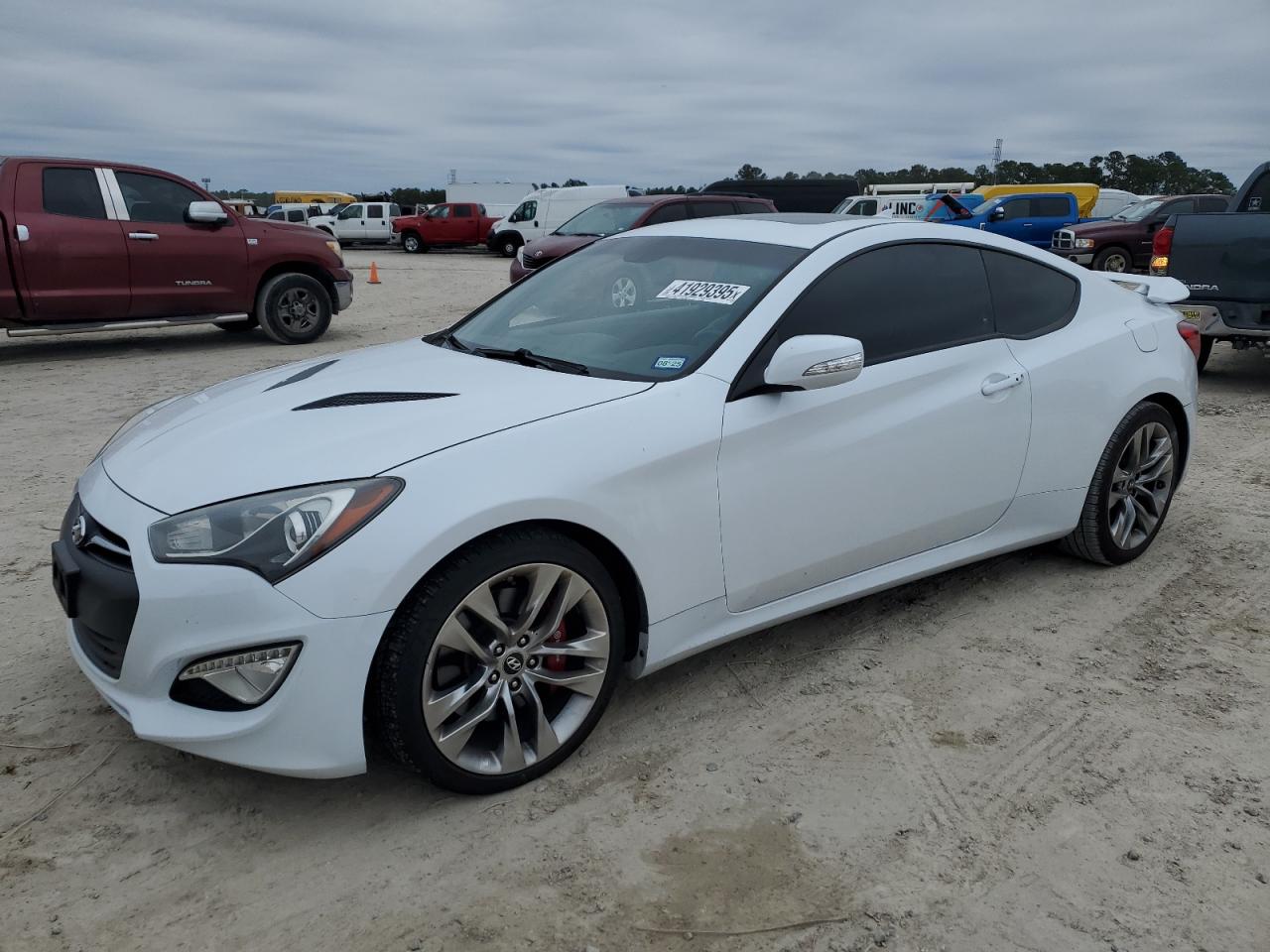  Salvage Hyundai Genesis