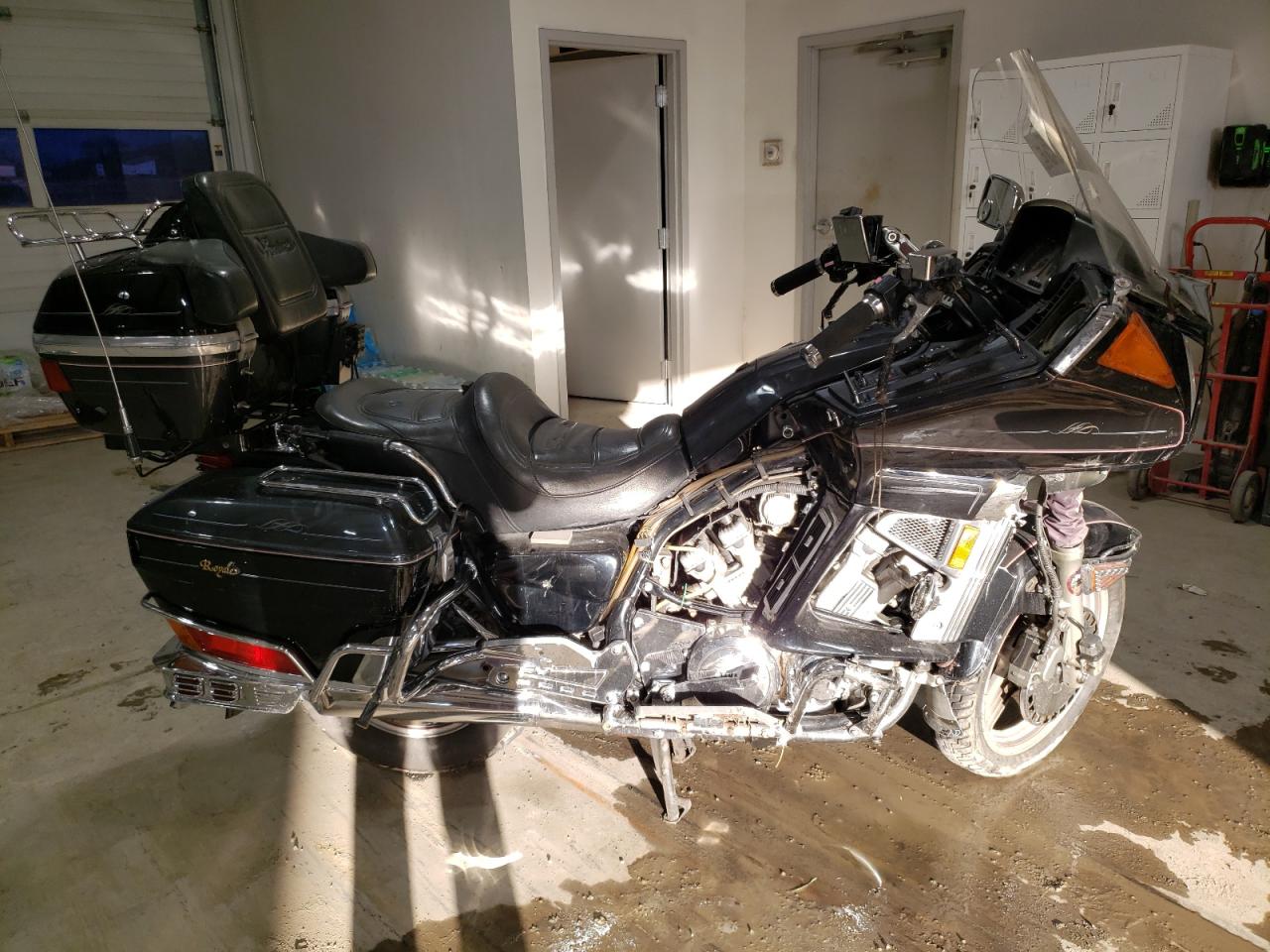  Salvage Yamaha Xvz13 D