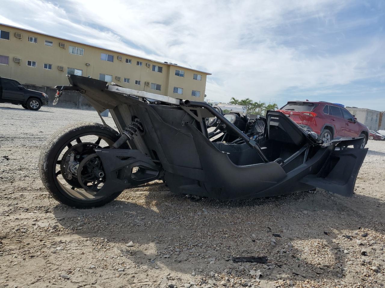 Lot #3049500696 2021 POLARIS SLINGSHOT