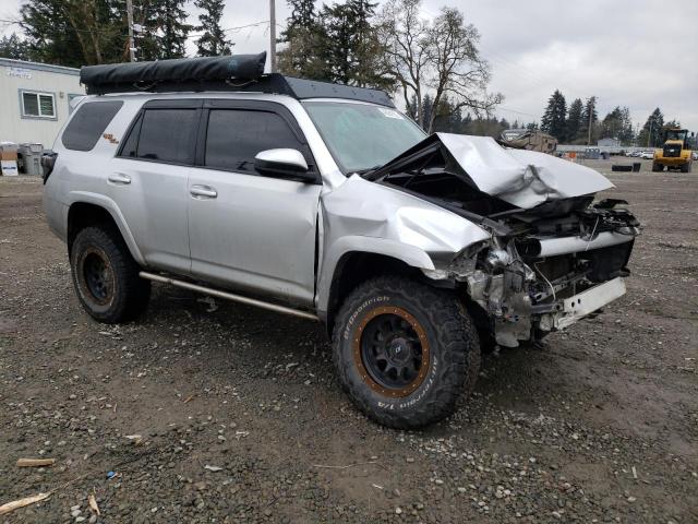 2018 TOYOTA 4RUNNER SR JTEBU5JRXJ5508466