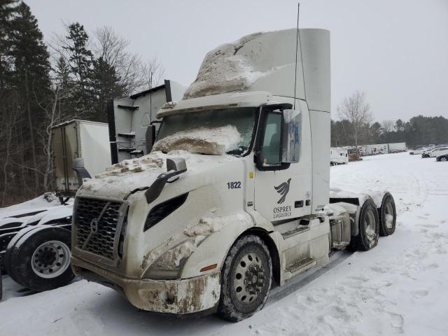 VOLVO VNR 2019 white  diesel 4V4WC9EG7KN223030 photo #3