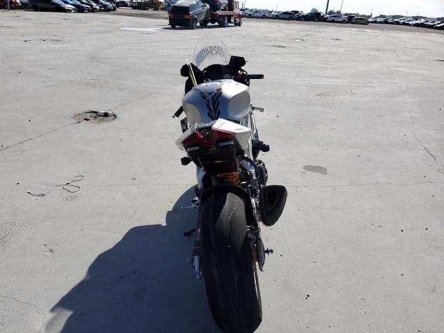 2022 APRILIA RSV4 1100 ZD4KYUA05NS000423