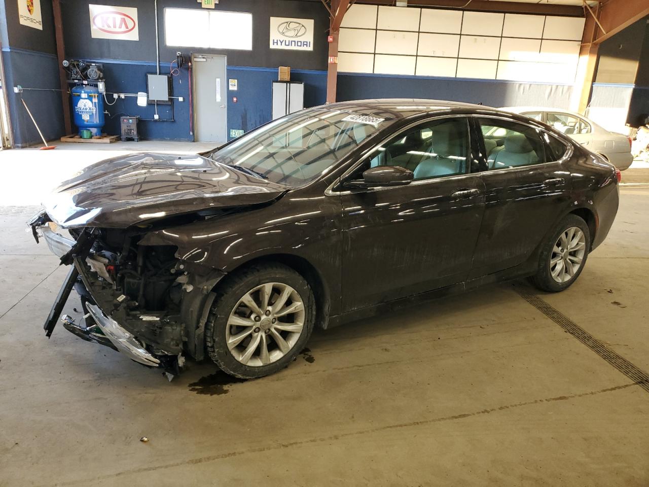  Salvage Chrysler 200