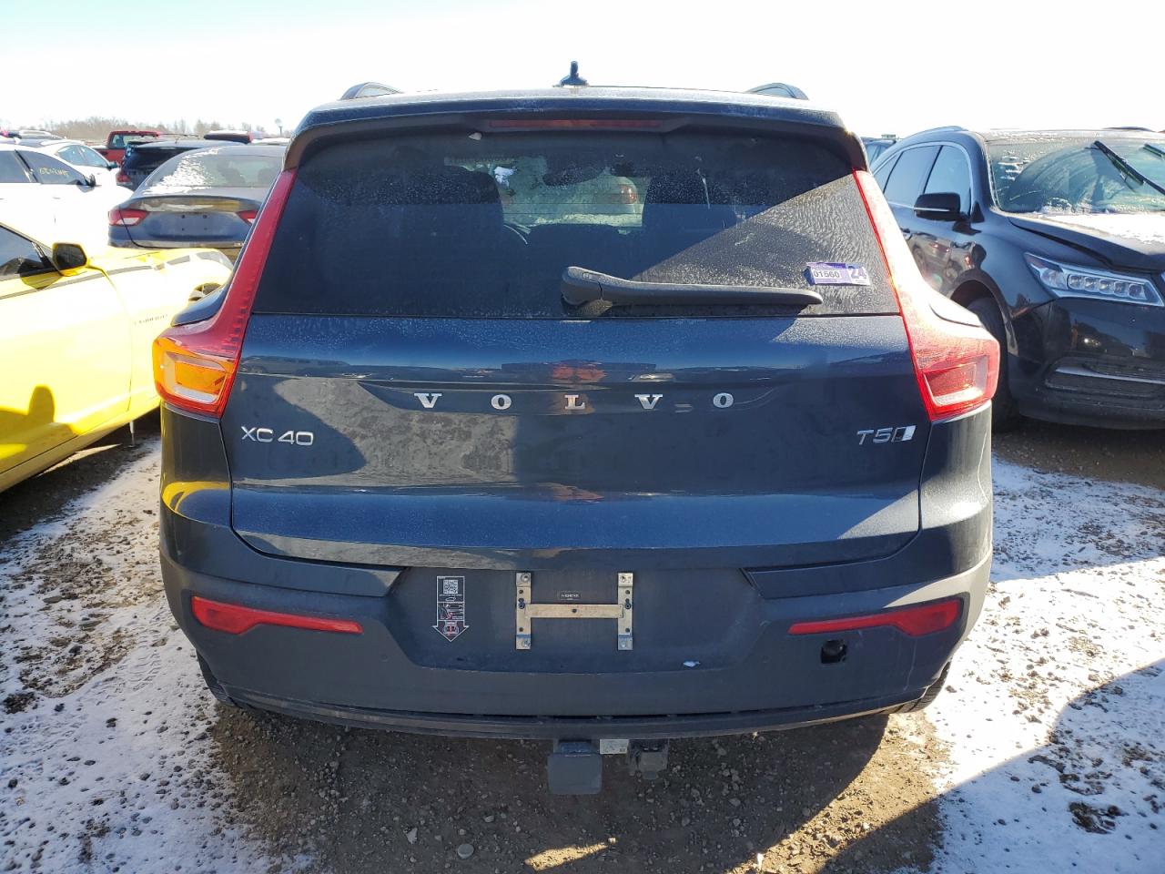 VOLVO XC40 T5 R-DESIGN