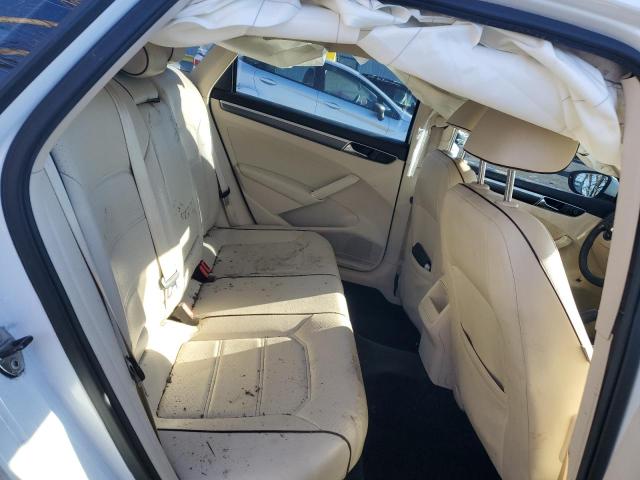 2017 VOLKSWAGEN PASSAT R-L - 1VWDT7A34HC047579
