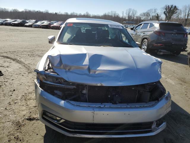 2017 VOLKSWAGEN PASSAT SE 1VWBT7A36HC007074