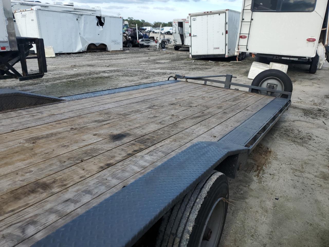 Lot #3286707324 2021 EAST TEXAS 24' UTILITY TRAILER