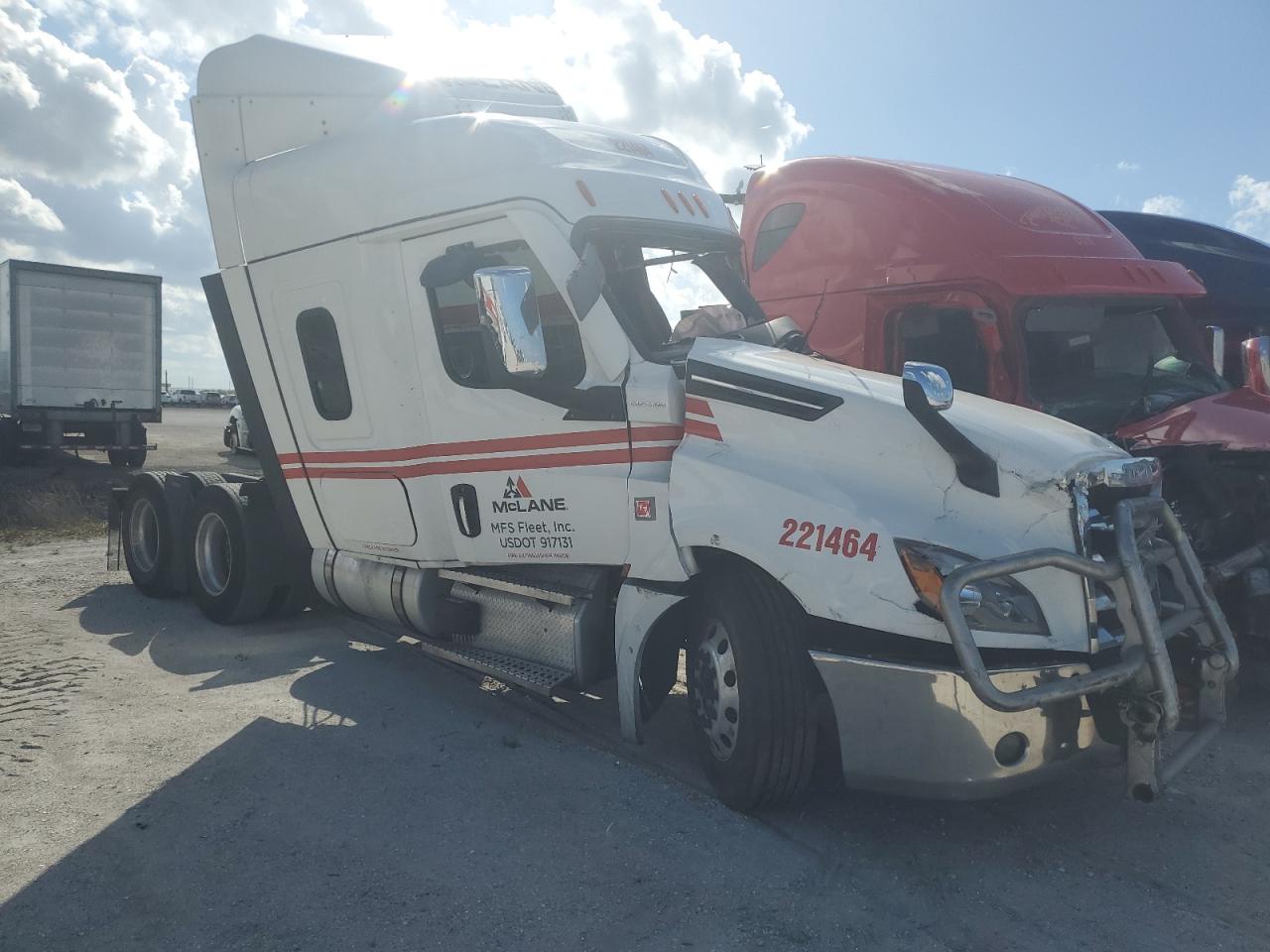 Lot #3297181894 2022 FREIGHTLINER CASCADIA 1