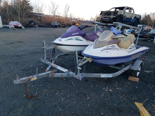 SEADOO JETSKI 2002 purple   ZZN11190L102 photo #3