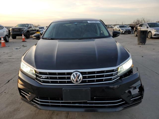 2017 VOLKSWAGEN PASSAT R-L - 1VWDT7A33HC081187
