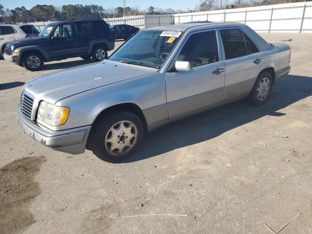 MERCEDES-BENZ E 320 BASE 1995 silver  gas WDBEA32EXSC163851 photo #1