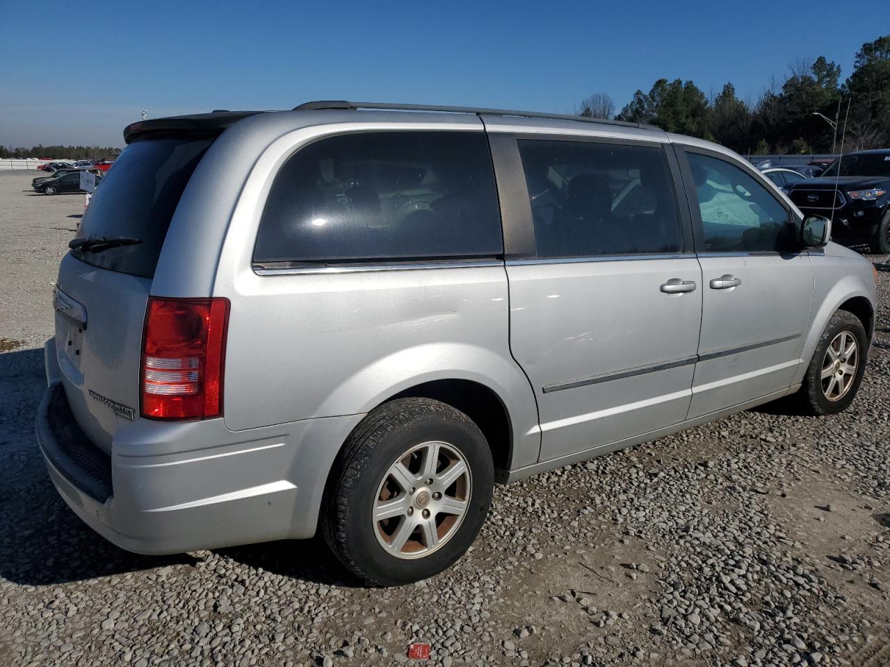 Lot #3051306648 2010 CHRYSLER TOWN & COU