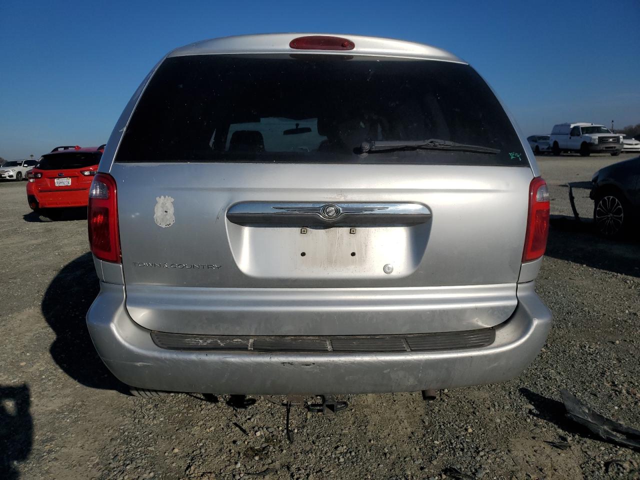 Lot #3050615099 2005 CHRYSLER TOWN & COU