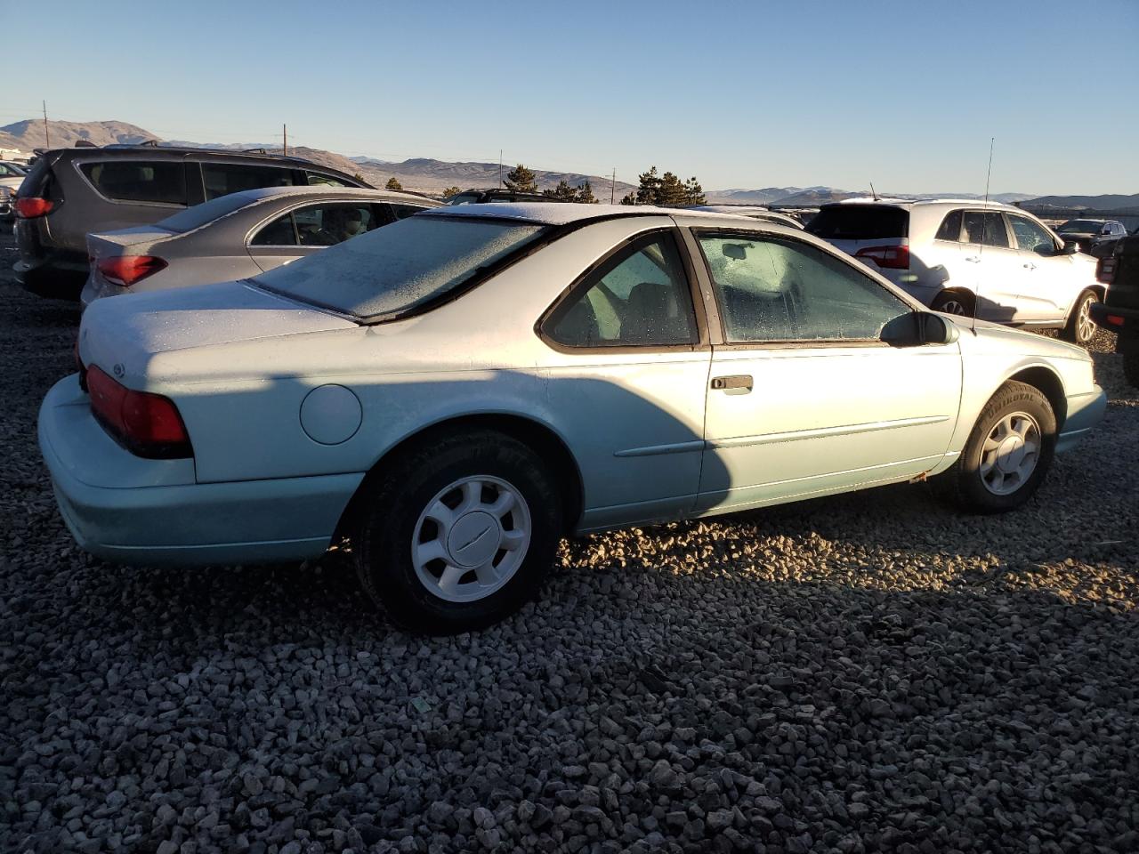 Lot #3051378701 1994 FORD THUNDERBIR