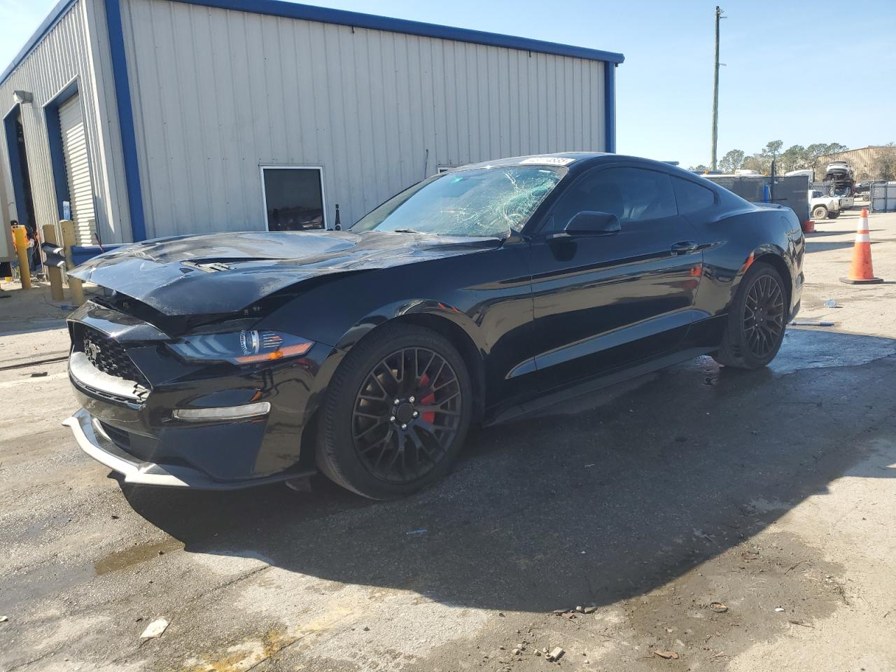  Salvage Ford Mustang