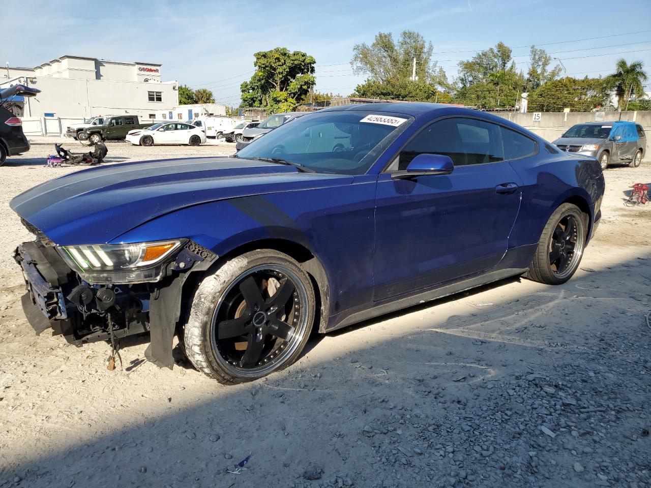  Salvage Ford Mustang