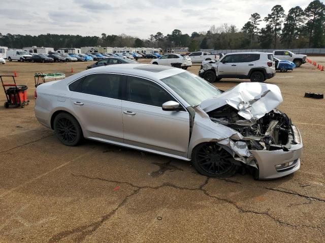 2015 VOLKSWAGEN PASSAT SE 1VWBV7A38FC073813