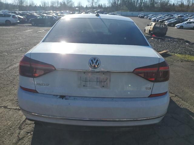 2017 VOLKSWAGEN PASSAT R-L - 1VWDT7A34HC047579