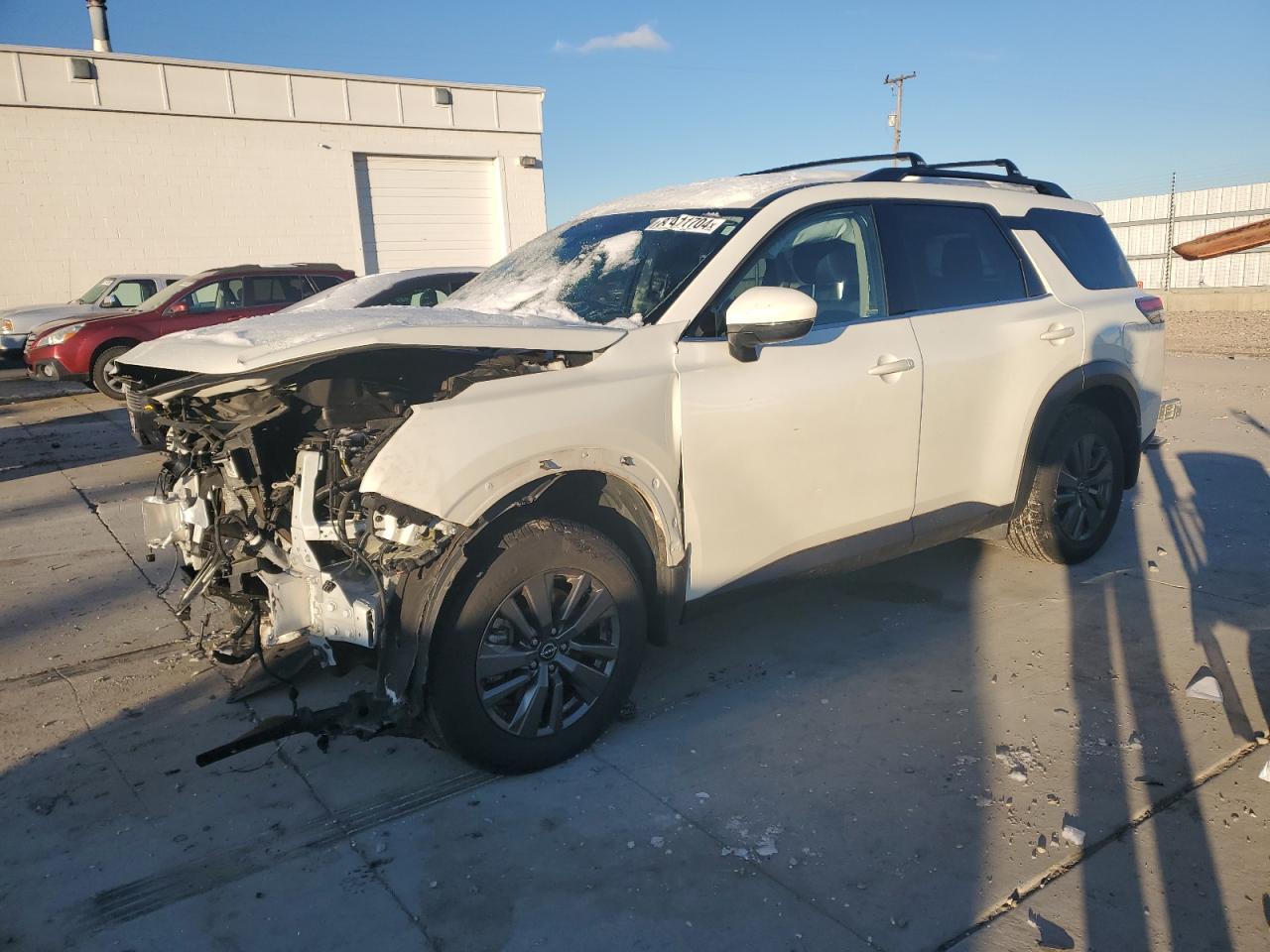  Salvage Nissan Pathfinder