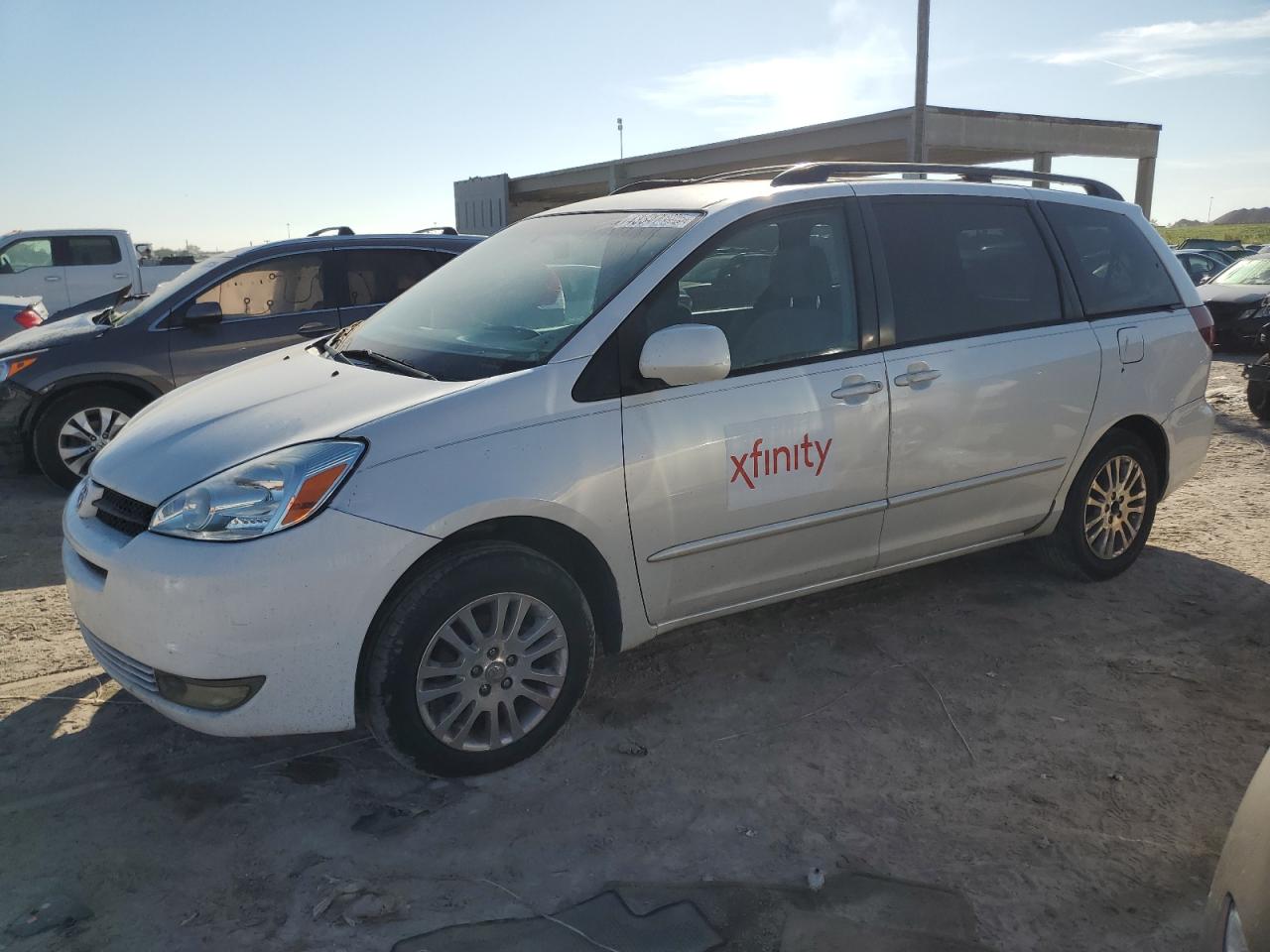  Salvage Toyota Sienna