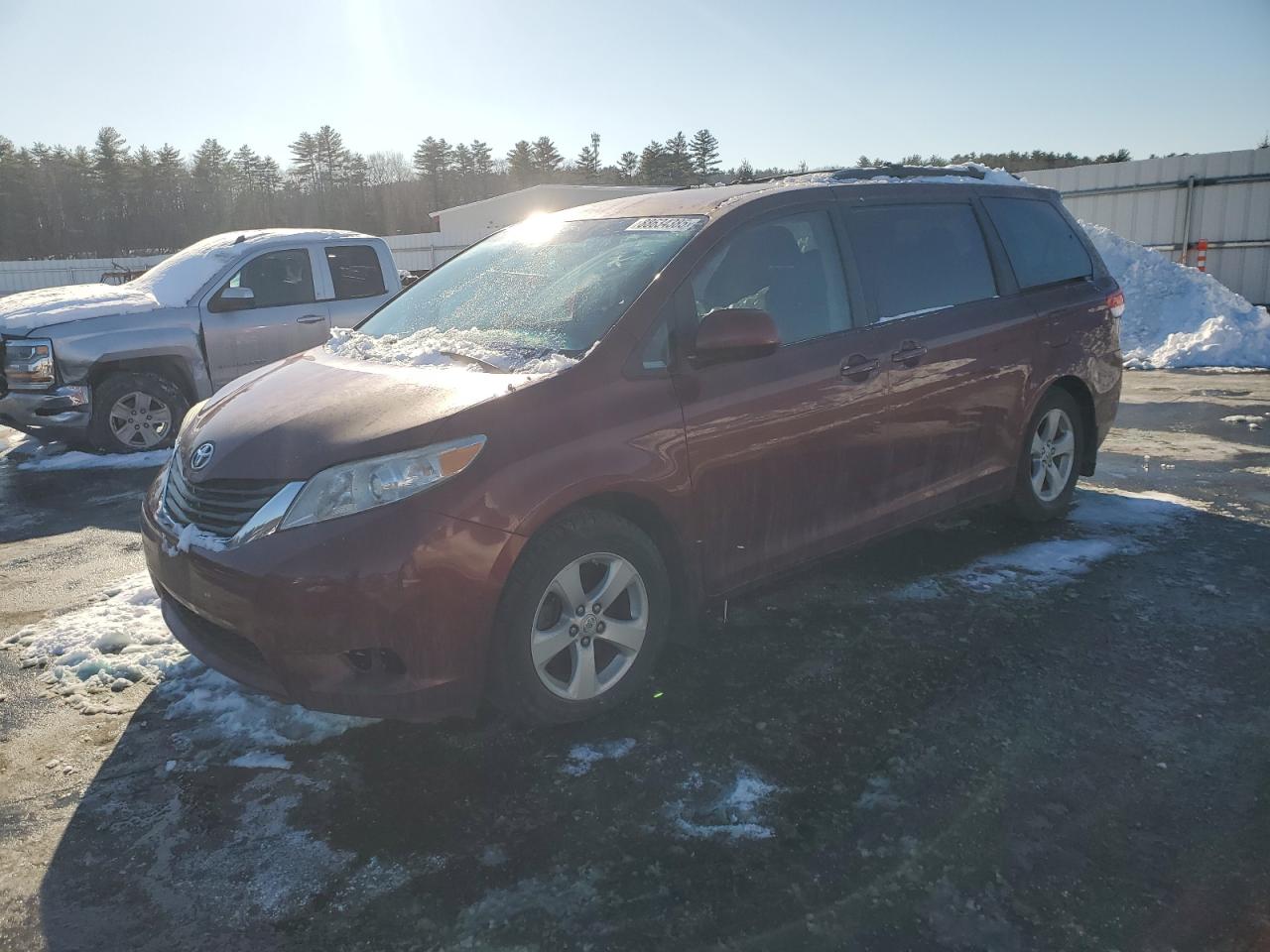  Salvage Toyota Sienna