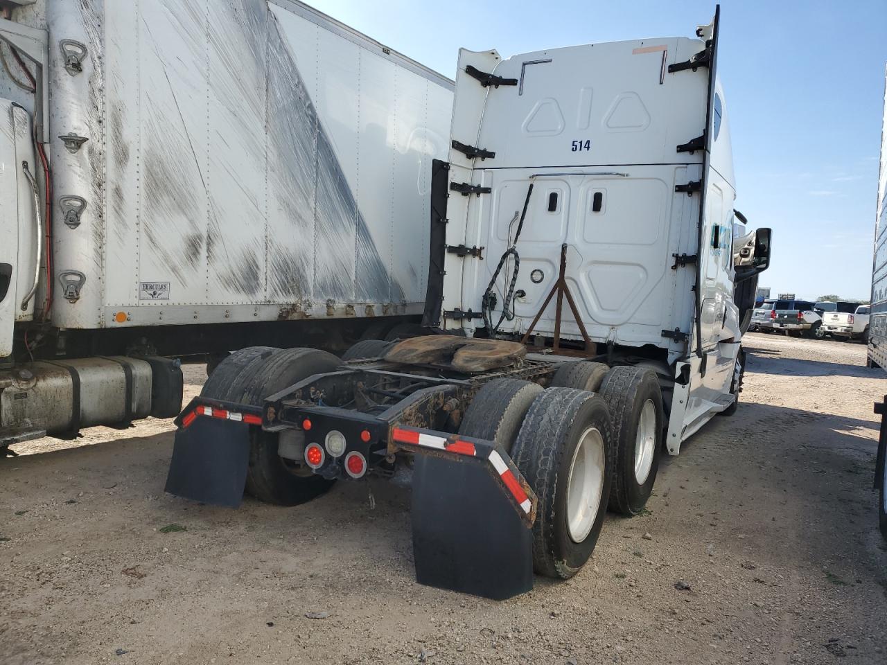 Lot #3049535659 2018 FREIGHTLINER CASCADIA 1