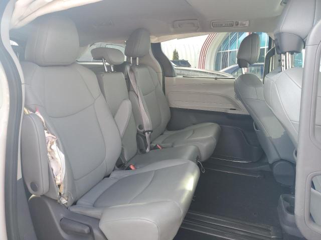 2021 TOYOTA SIENNA XLE 5TDYRKEC5MS008038