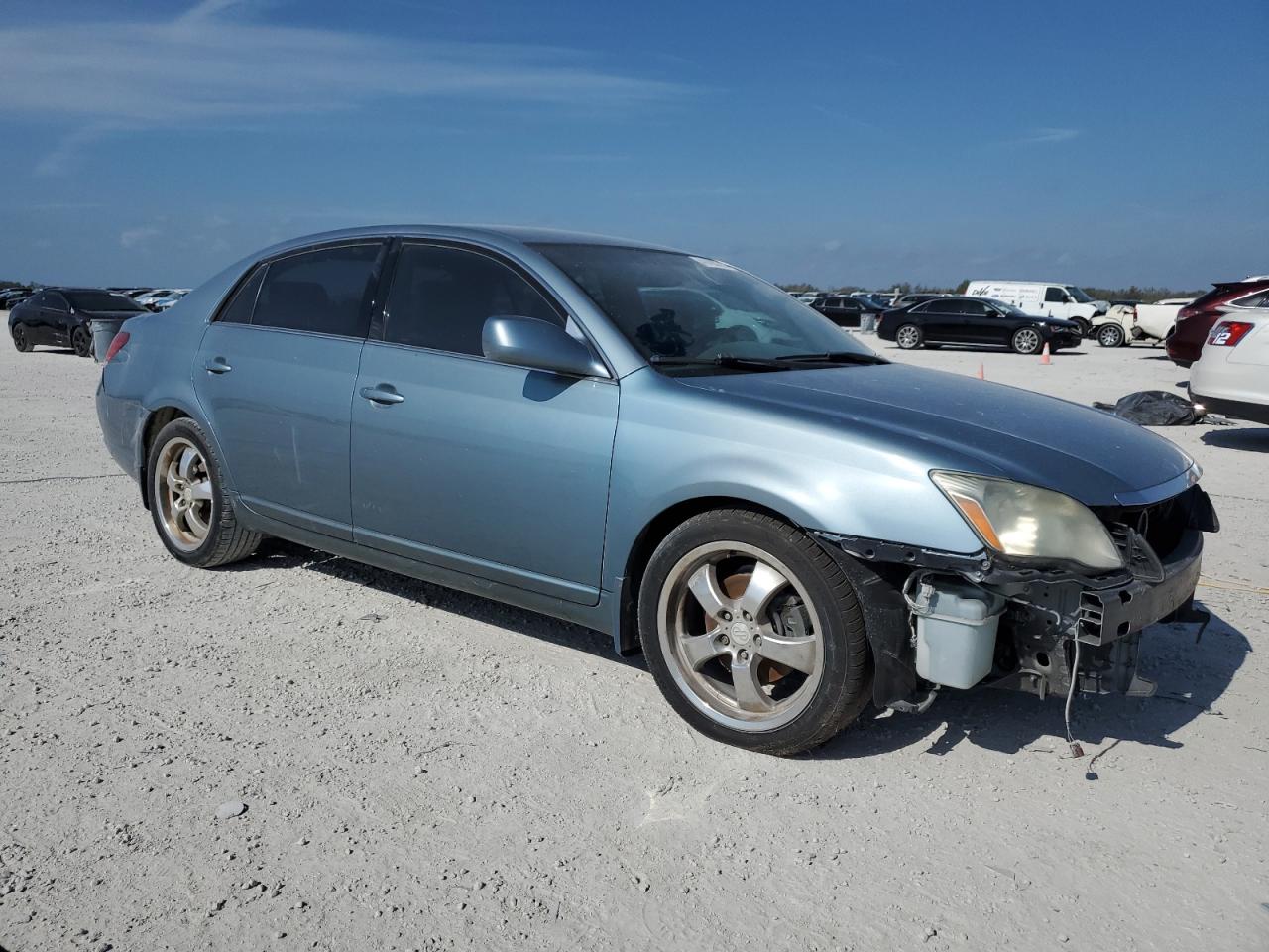 Lot #3049642178 2005 TOYOTA AVALON XL