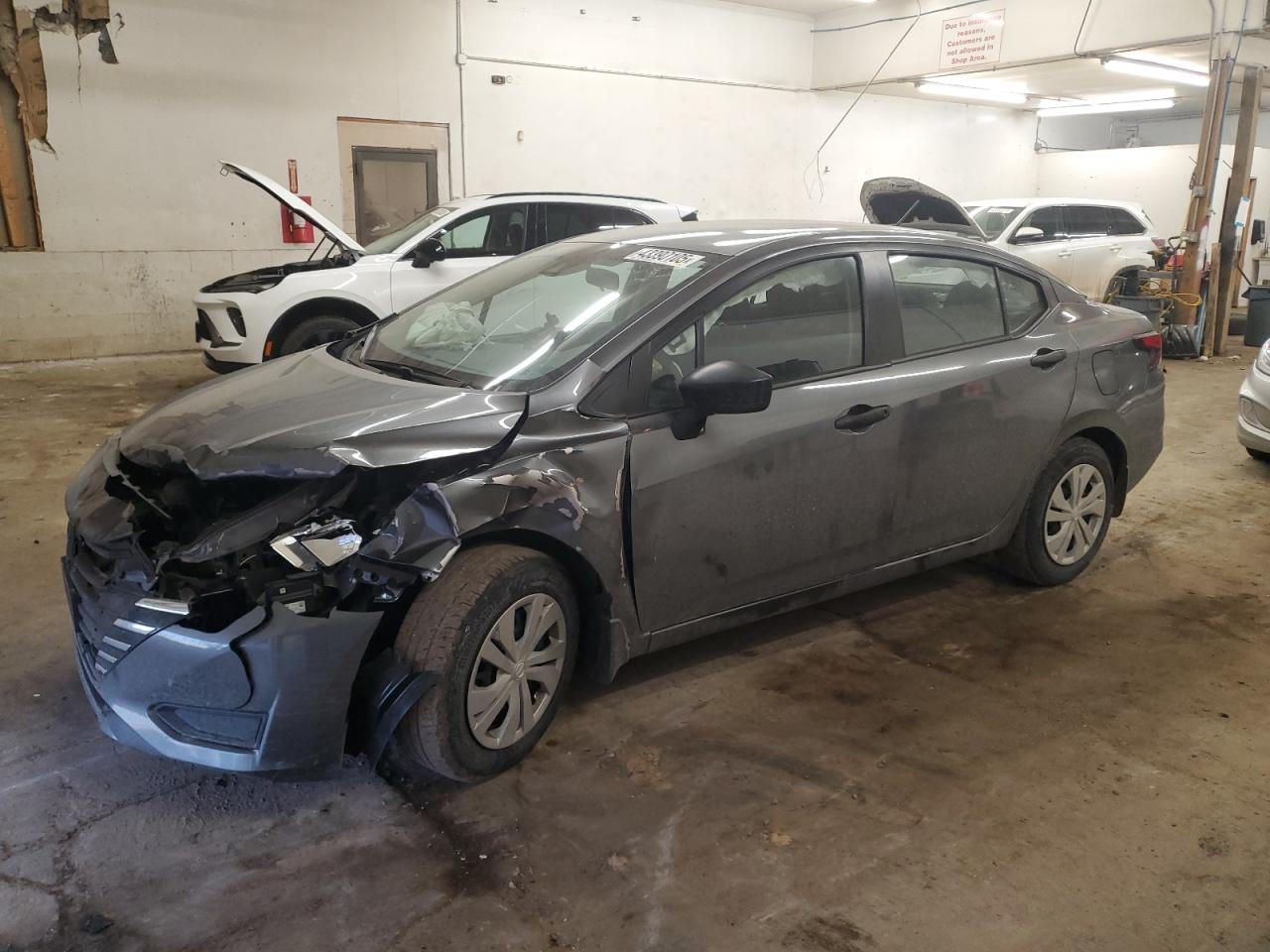 NISSAN VERSA S