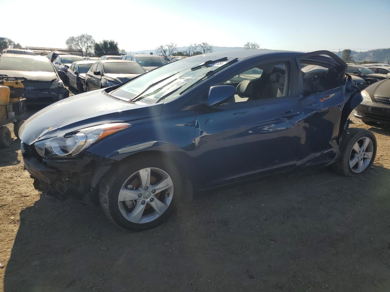  Salvage Hyundai ELANTRA