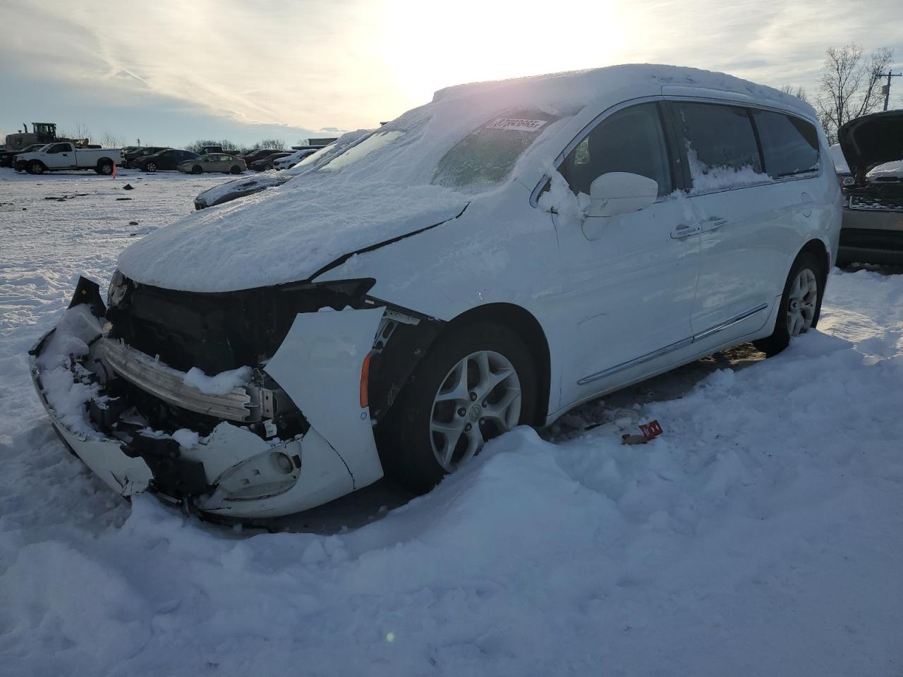  Salvage Chrysler Pacifica