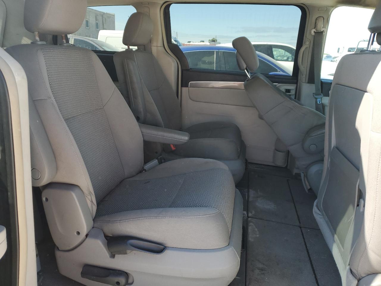 Lot #3051315645 2012 VOLKSWAGEN ROUTAN S