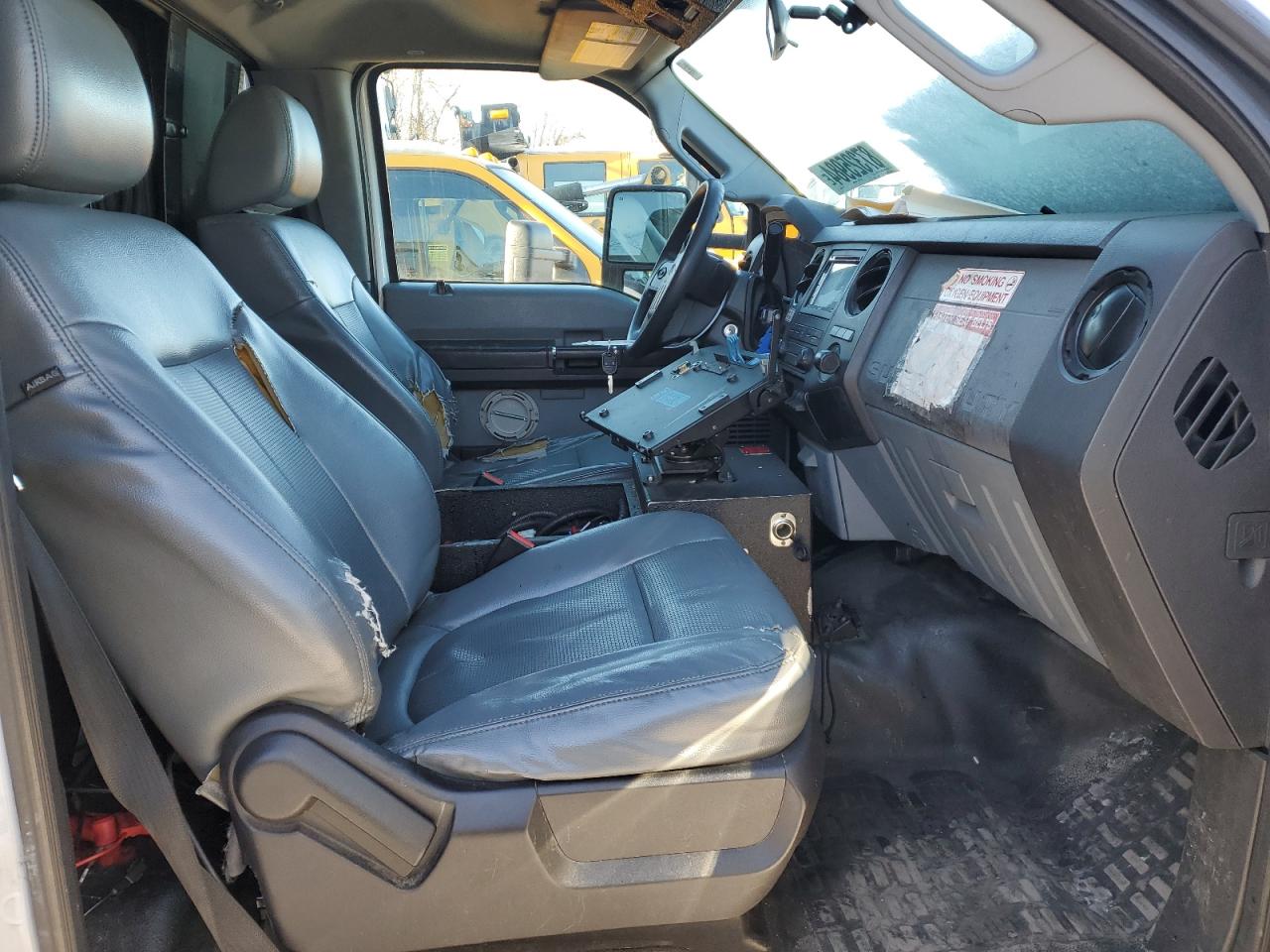 FORD F-550 SUPER DUTY