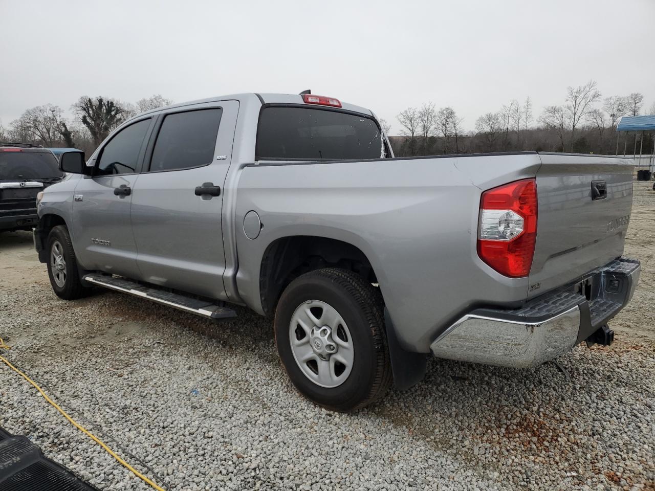 TOYOTA TUNDRA CREWMAX SR5
