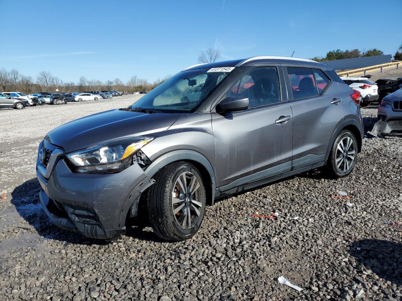  Salvage Nissan Kicks