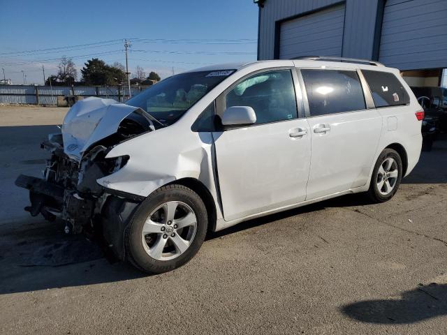 TOYOTA SIENNA LE