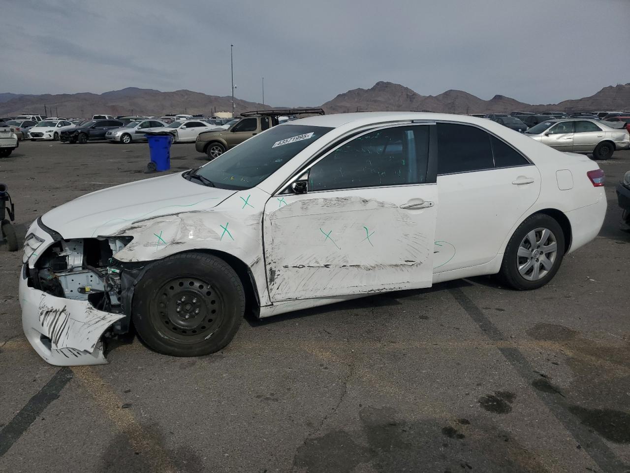 TOYOTA CAMRY BASE