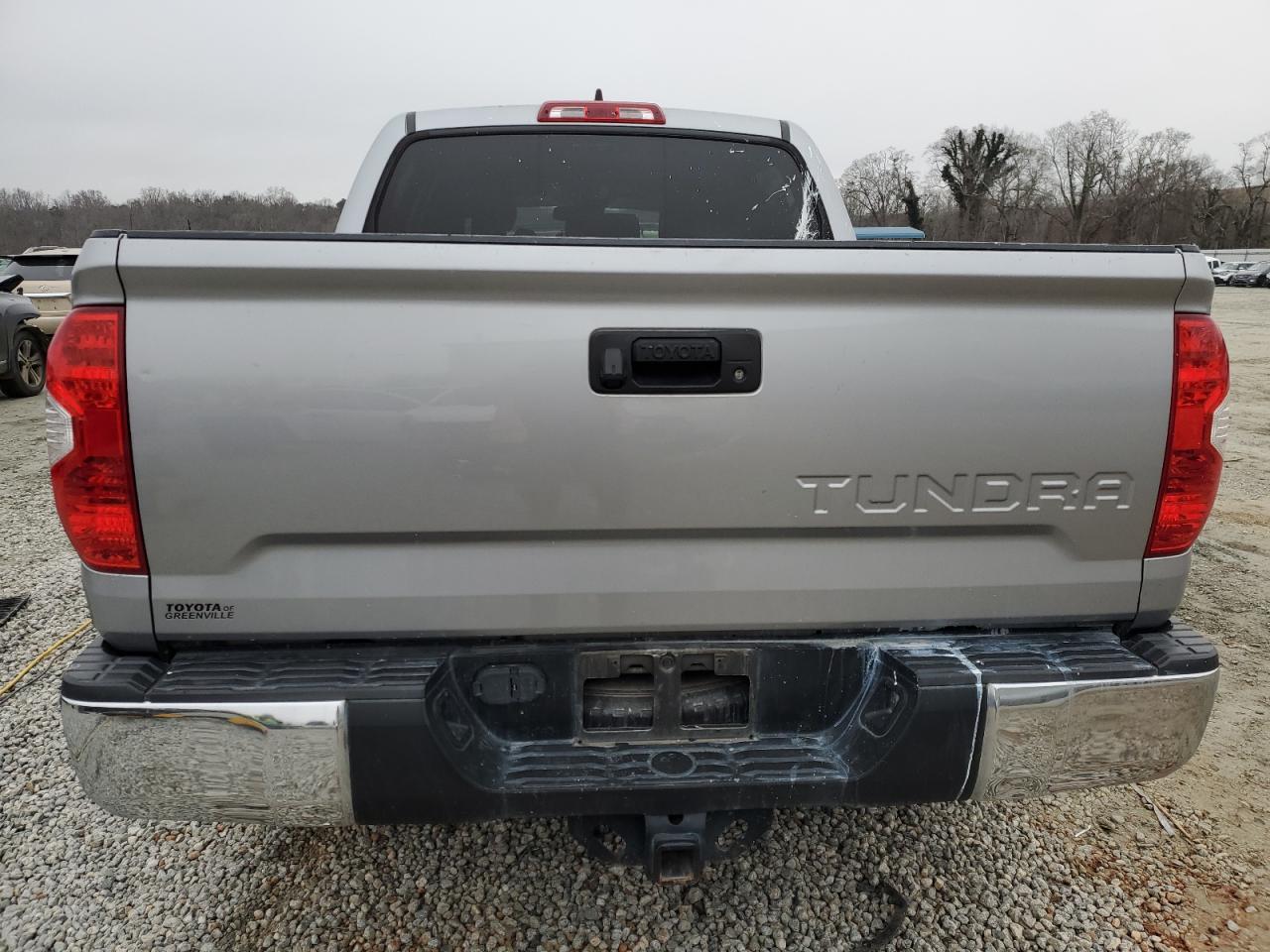 TOYOTA TUNDRA CREWMAX SR5